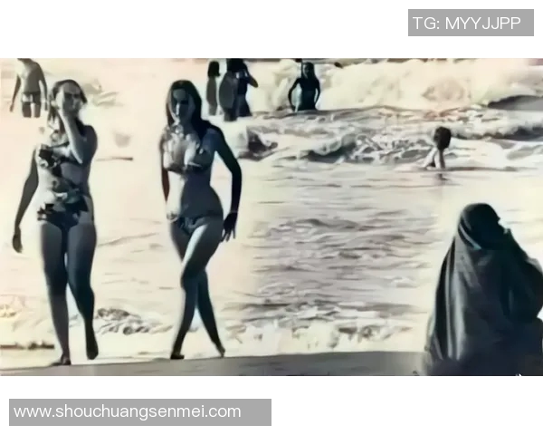 比基尼时尚与潮流演变:从海滩穿搭到全球文化象征的精彩旅程 比基尼时尚与潮流演变:从海滩穿搭到全球文化象征的精彩旅程