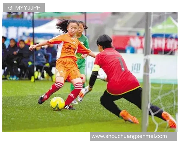 高峰：从足球场上的拼搏到人生的辉煌蜕变，传奇运动员的成长与奋斗历程